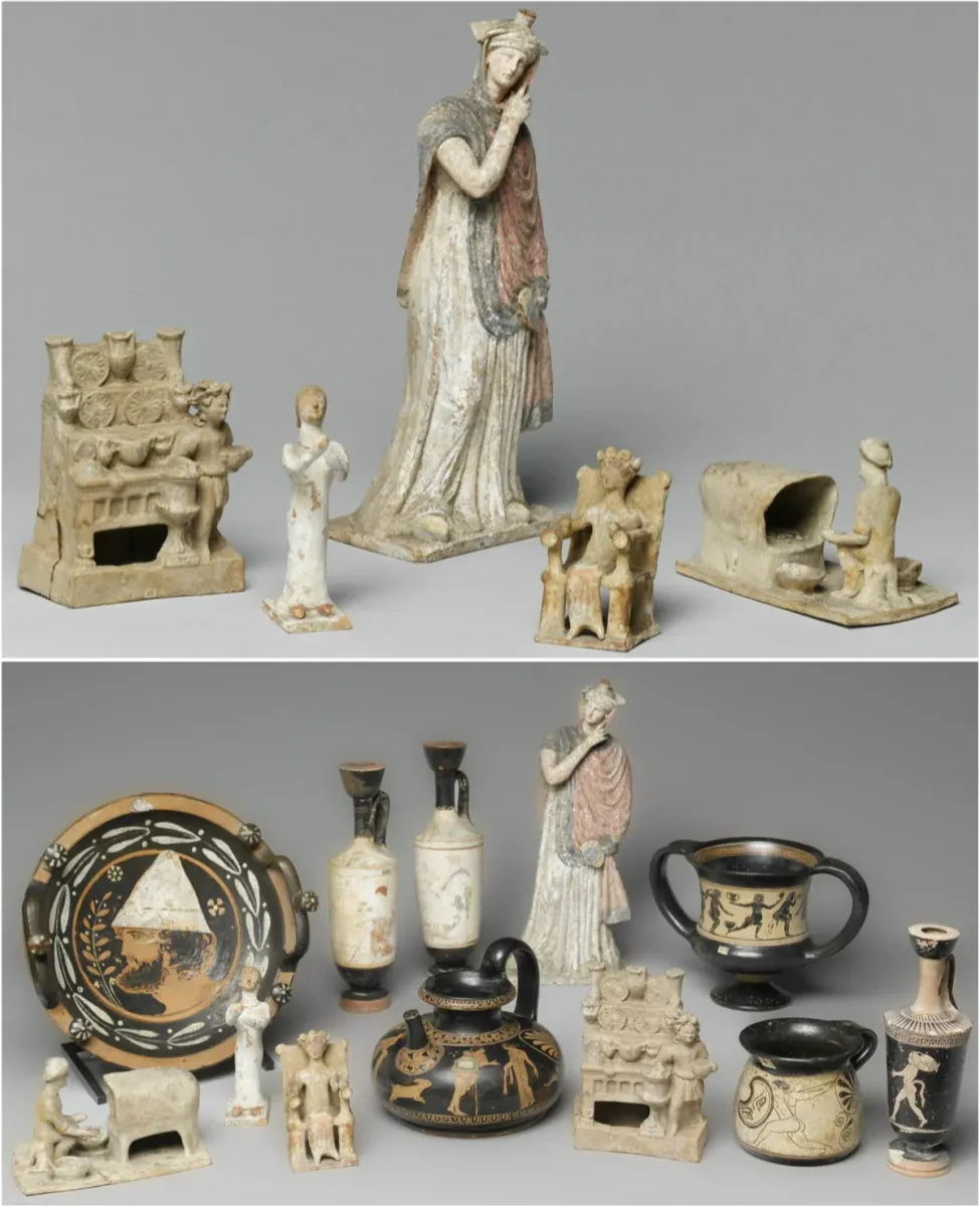 Tanagras et figurines.