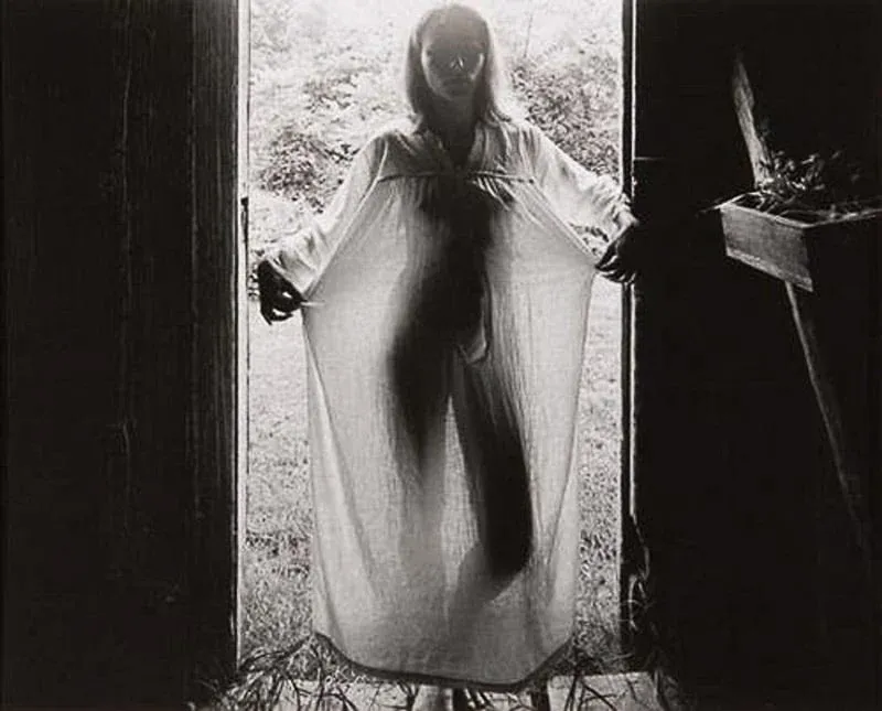 © Emmet Gowin. Edith, Danville (Virginie).
