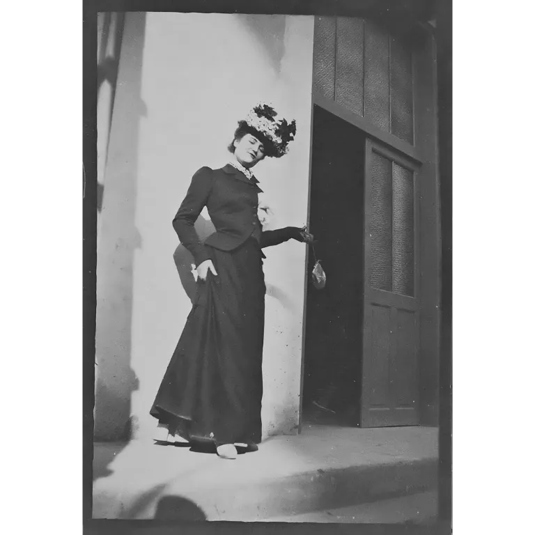 Misia Sert, portrait en contre-plongée.