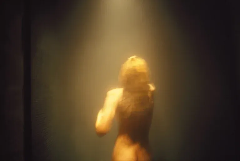 Nan Goldin, photographie, ballades, dépendances et résilience.