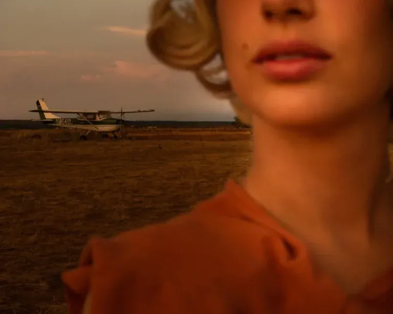 Tania Franco Klein, Proceed to the Route, Airplane and close-up.