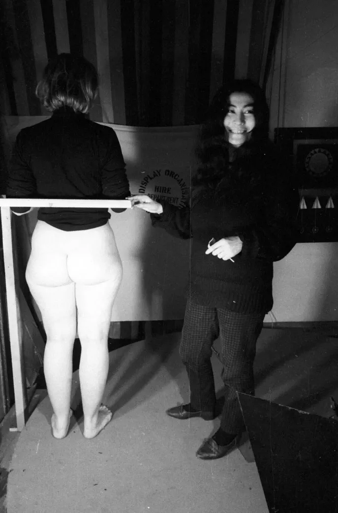 Yoko Ono, Bottoms, 1966. Behind the scene.