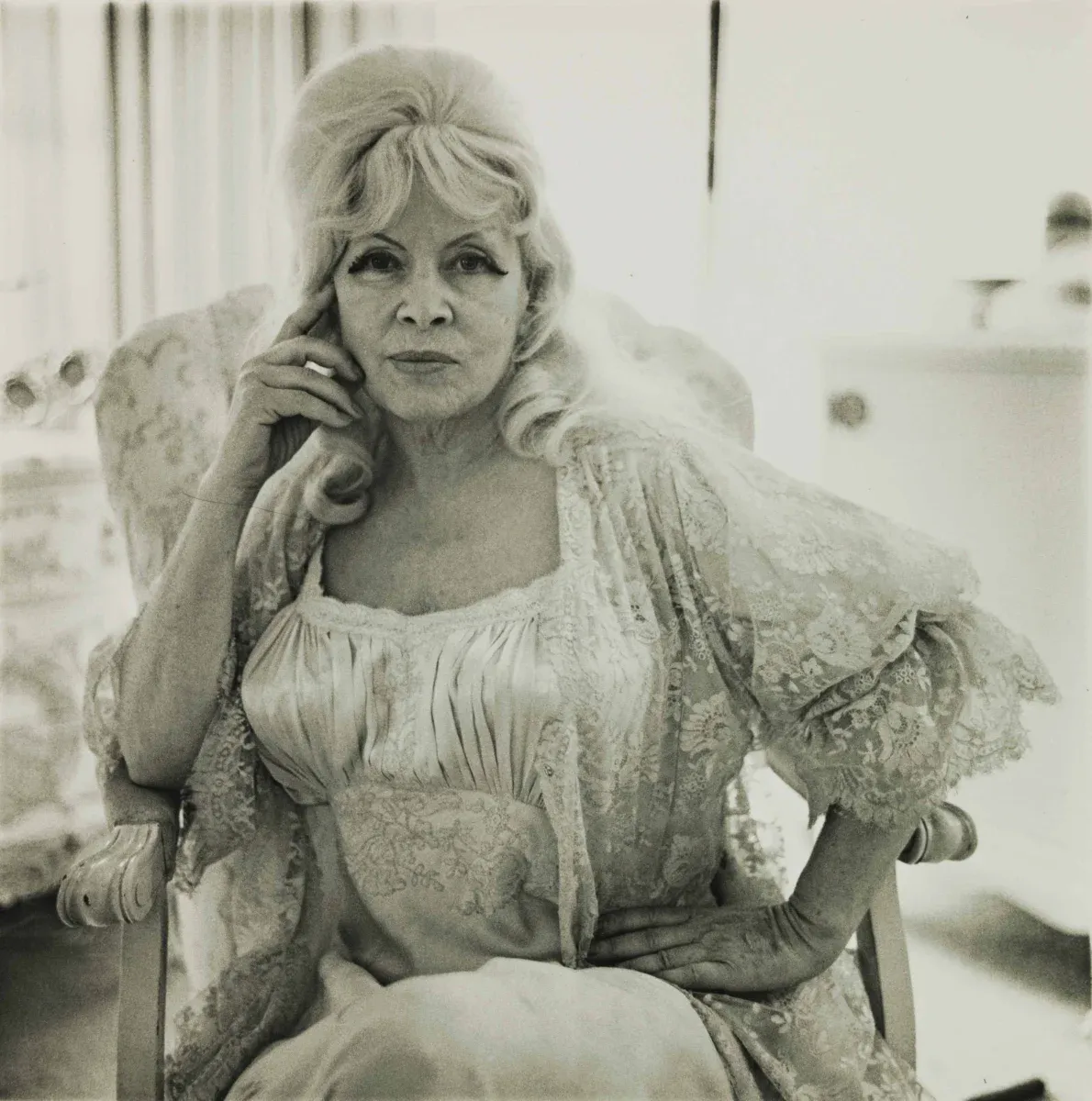 Diane Arbus. Mae. Santa Monica. 1965.