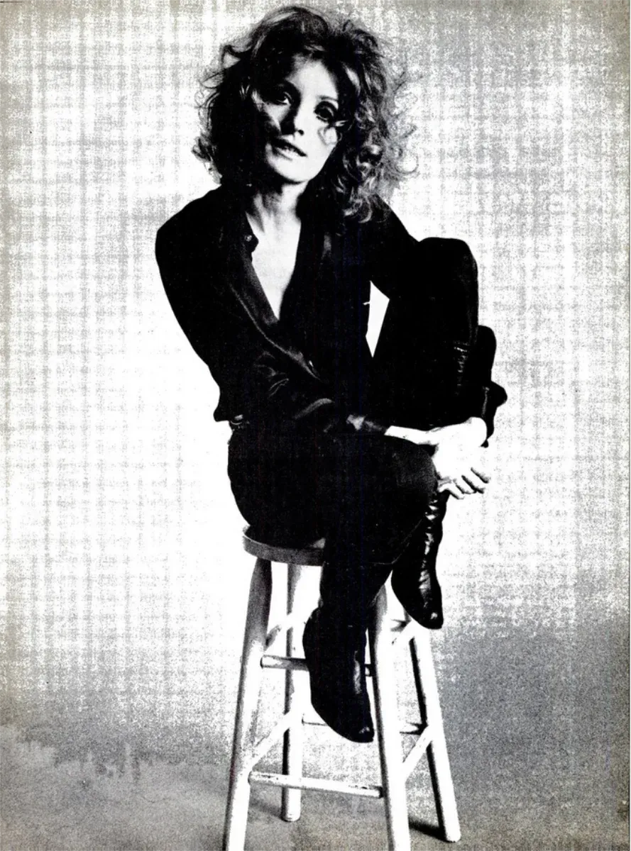 Viva dans le NY Magazine. Dolce Viva. Photo : Diane Arbus.