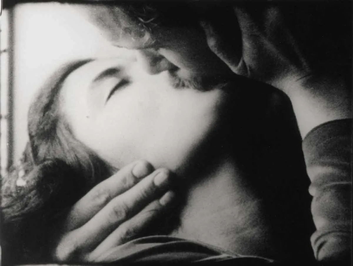 Kiss. Andy Warhol. Film 16 mm. 1963