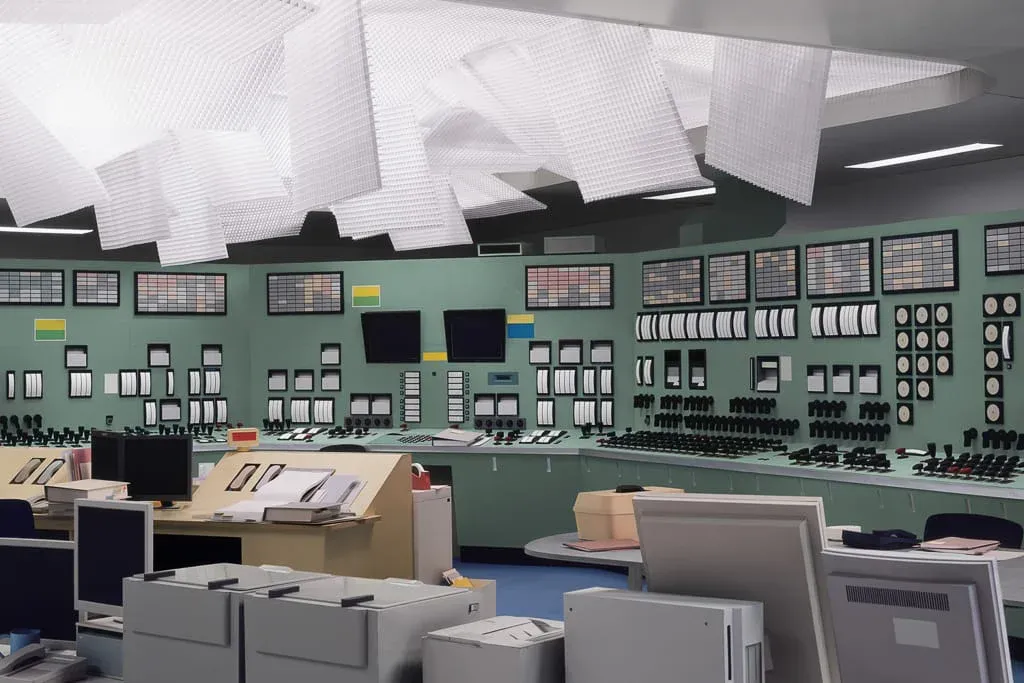 Thomas Demand, «&nbsp;Control Room&nbsp;», 2011. Reproduction en carton d’une photographie prise à Fukushima No. 1 d’une salle de contrôle.